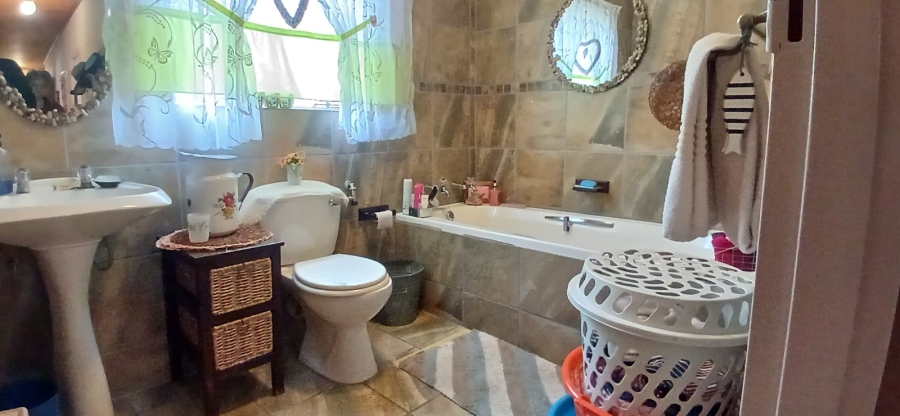 4 Bedroom Property for Sale in Morelig Free State